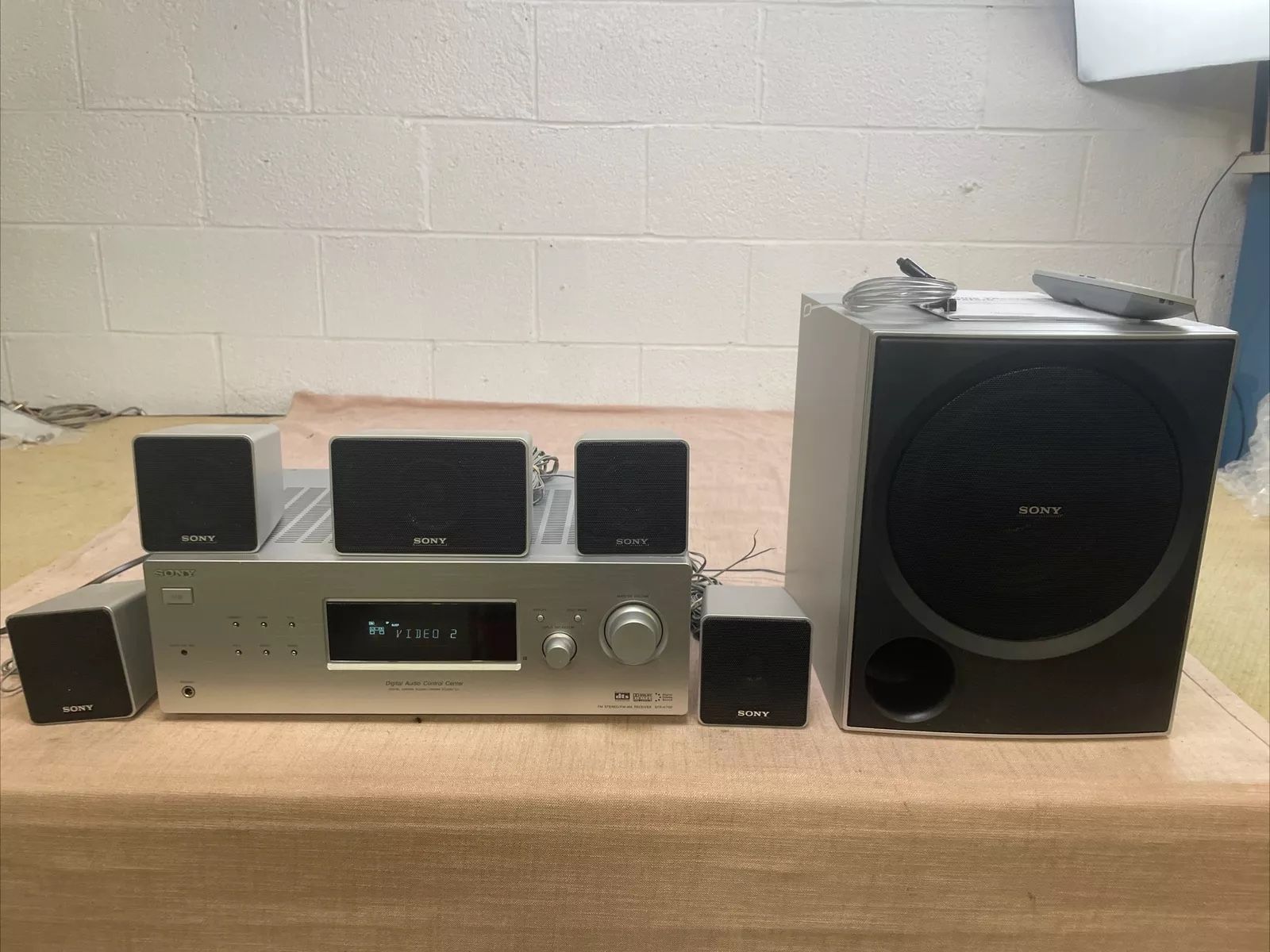 SONY STR-K700 AM FM Stereo Receiver With Remote, Sub, & 5 Surround Speakers