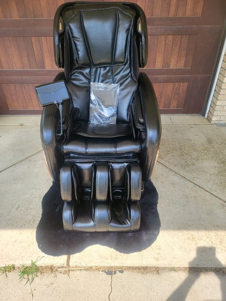 Luxurious Never Used Massage Chair