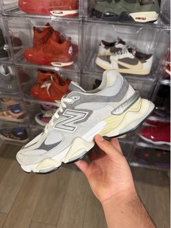 NEW Sz 10.5 New Balance 9060
