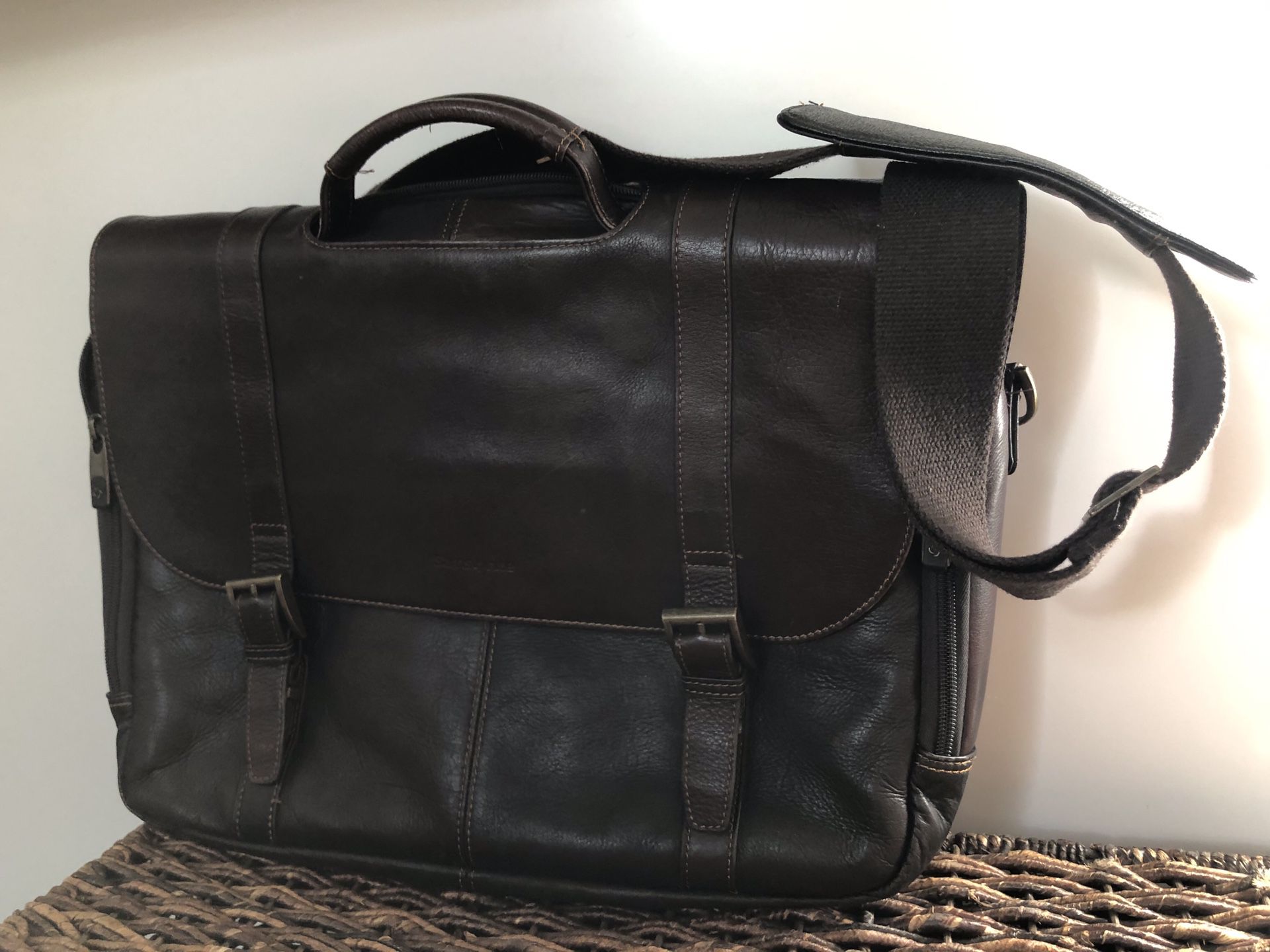 Samsonite Leather Messenger bag