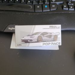 Pop Race #PR64-117 Bianco Siderale Lamborghini Countach LPI 800-4