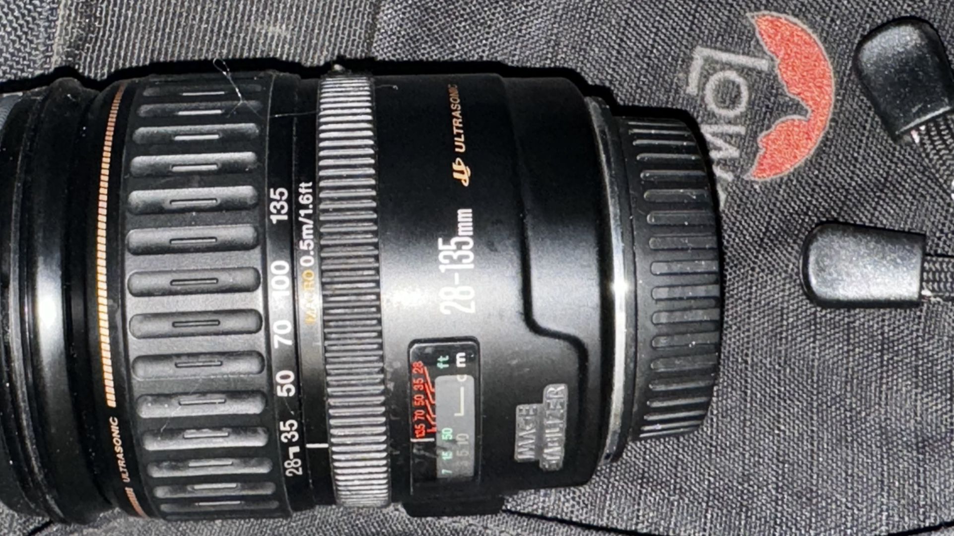 28-135 mm Canon ultrasonic lens