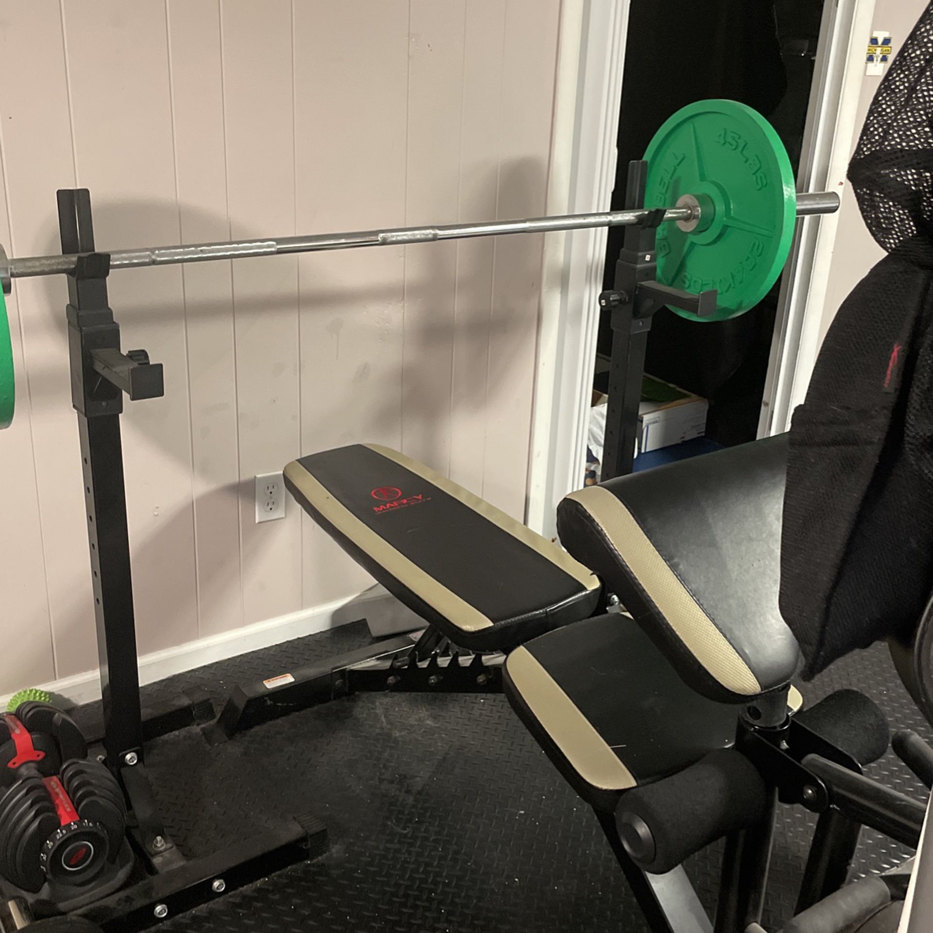 Weight bench And Bar Holder