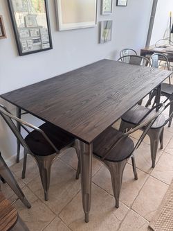 Dining Table with 6 Chairs + 2 Bar Stools included