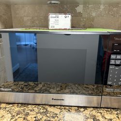 Brand New Microwave Oven 