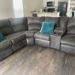 Recliner Sectional 