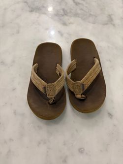 Quicksilver flip flops size 7c