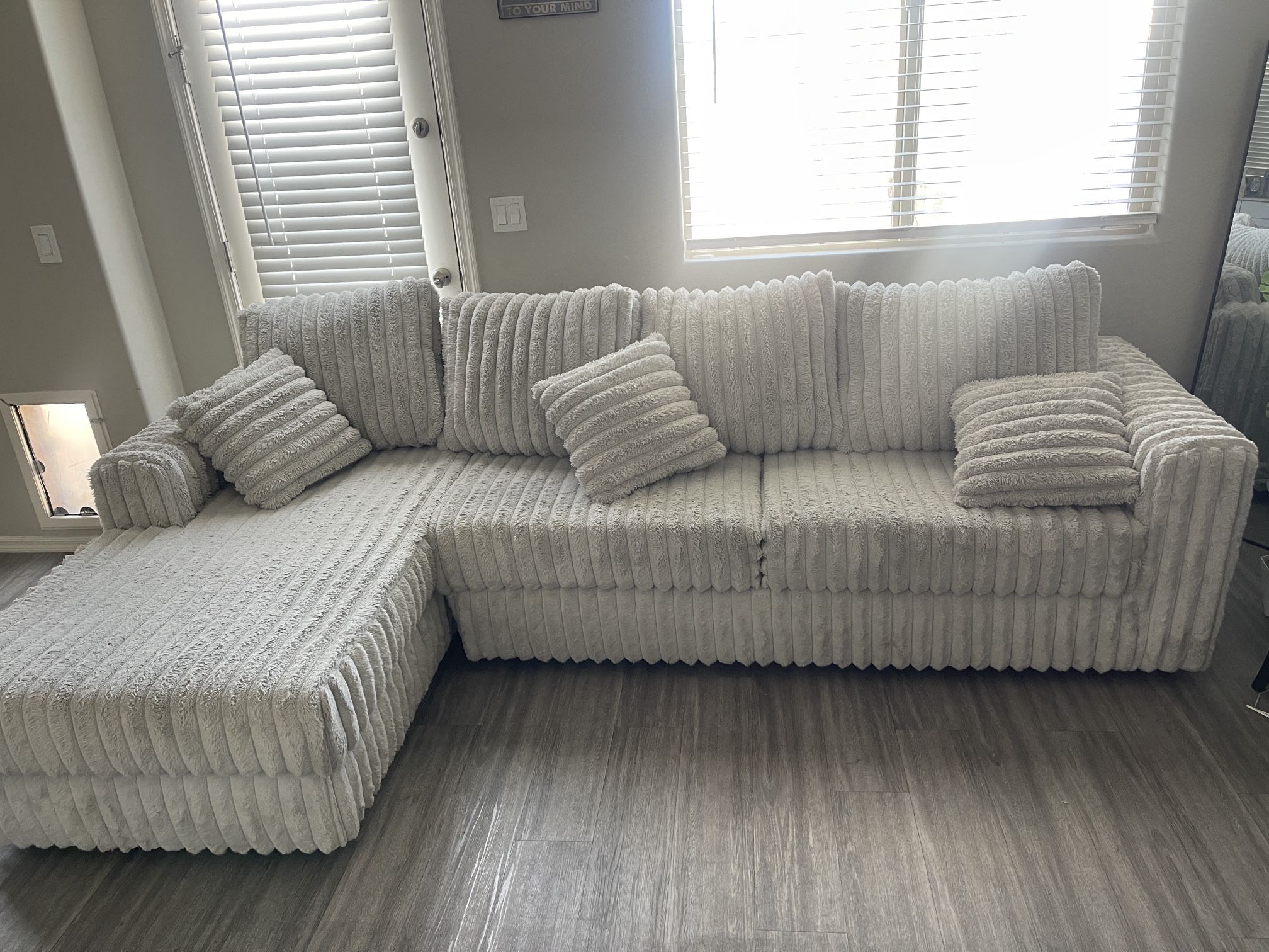 Couch Tv Bar Stools