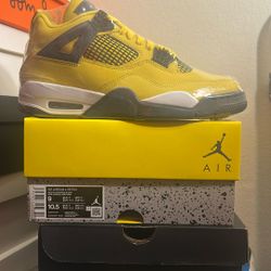 Air Jordan 4 Retro Lightning Size 9