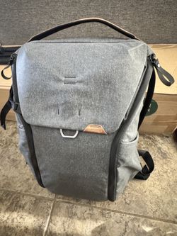 Peak Design 30L charcoal everyday backpack v2 -BEDB30ch2