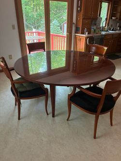 Round Cherry Wood Dining Table with 4 Chairs