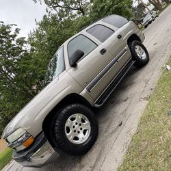 02 Chevy tahoe 