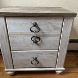 End table/room nightstand