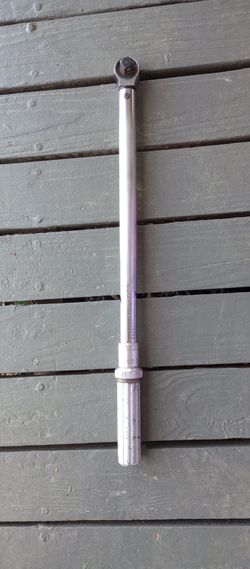 Matco Tools - 1/2  Inch Torque Wrench - 40