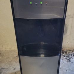 Igloo Water Dispenser 