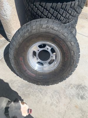 Photo 35” tires