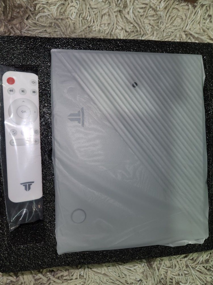 Croseau GC05A Bluetooth and WiFi Projector, Gray