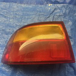 92-95 Civic hatch EG left outer taillight (aftermarket)-Housing and Lens only