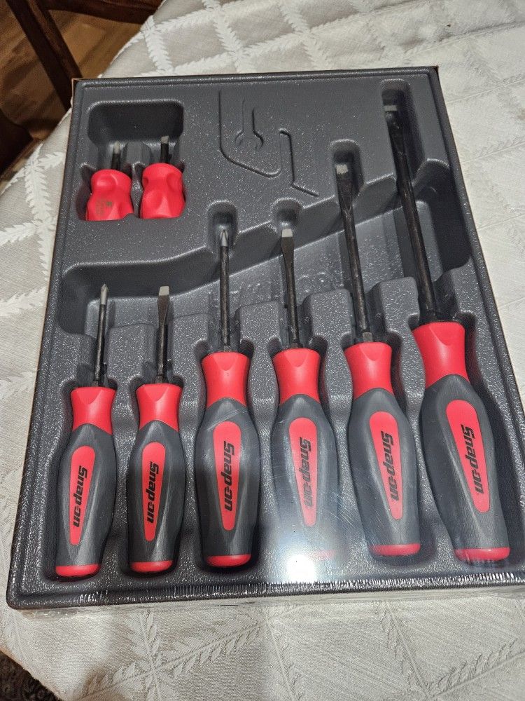 New, Snap On 8 Piece Instinct Screwdriver Set 