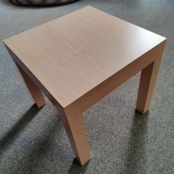 Side Table 16" x 16" x 15" high. Nice Condition.