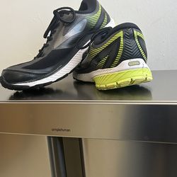 Mens Brooks running shoes