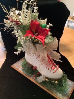 CHRISTMAS ICE SKATES DECOR
