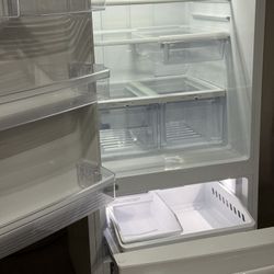 GE Refrigerator 