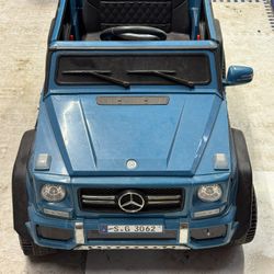 Mercedes Rideon car 
