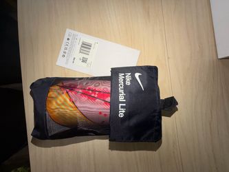 Nike Mercurial Lite shin pads. Soccer