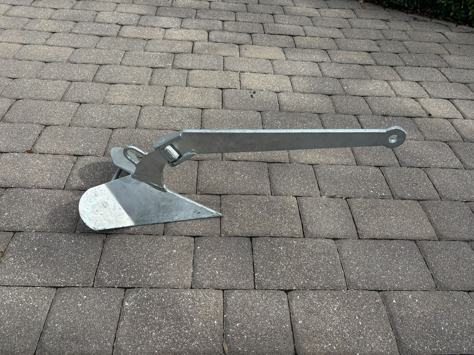 16.5 LB galvanized swiveling plow anchor