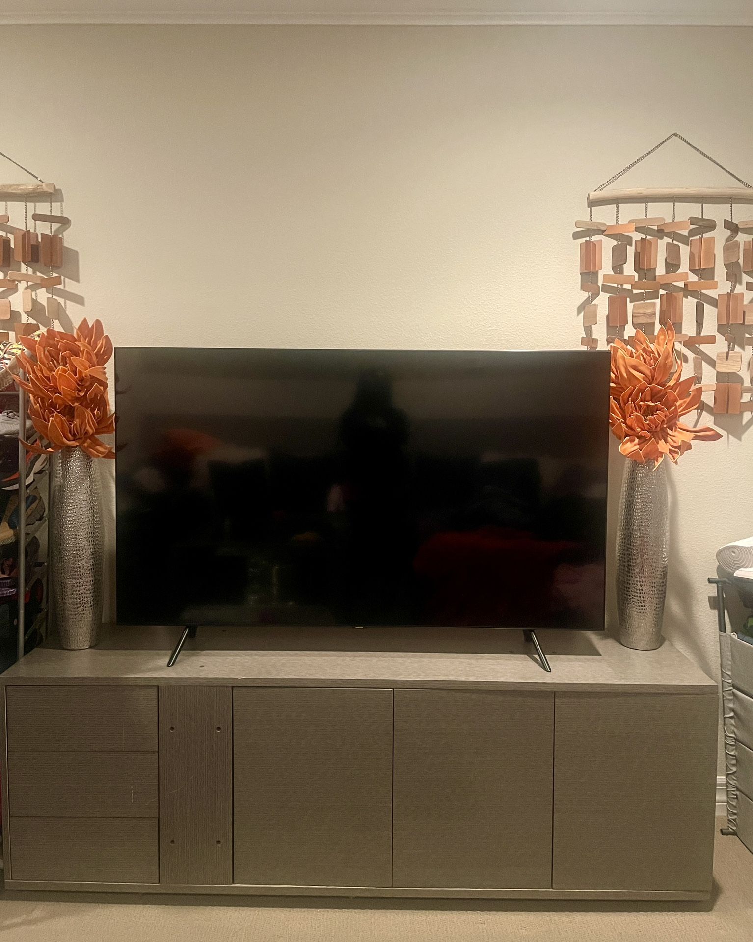 Zgallerie Flowers, Vases & Throw