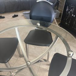 Round Glass Dinning Table With 4 Chairs