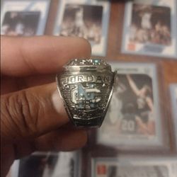BRAND NEW!💯 HAND-MADE MICHAEL JORDAN NORTH CAROLINA TAR HEELS 1982 SIZE 12 MEN’S NCAA CHAMPIONSHIP RING WITH 10 MICHAEL JORDAN NORTH CAROLINA CARDS