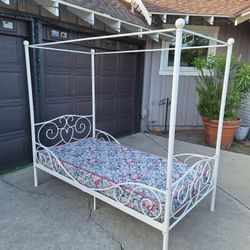 Twin Size Bed 
