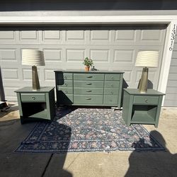 Bedroom furniture set