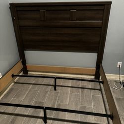 Queen Bedroom Furniture Set 