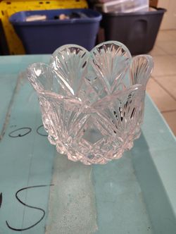 Crystal Ball Used For Candy Or Anything Except Flowers It's Very Small