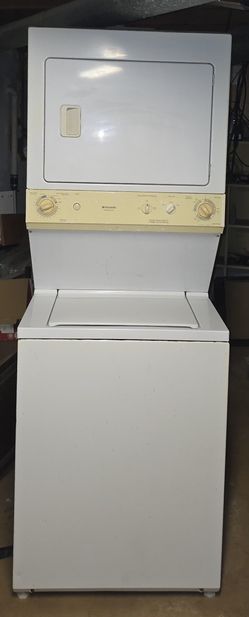 STACKABLE WASHER/DRYER (GAS) ($130)