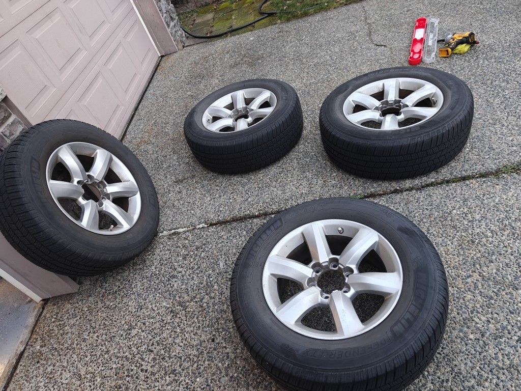 Set Of 4 2013 Lexus GX460 OEM Wheels With Michelin Defender LTX 265 /60 R18
