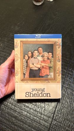 Young Sheldon complete series Blu Ray new sealed - has crack on bottom of case