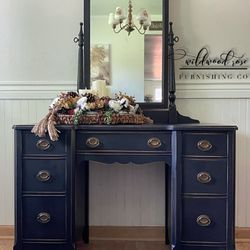 Refinished Antique Hepplewhite Vanity Dressing Table or Desk With Mirror and Distressing