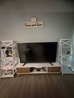 Entertainment center