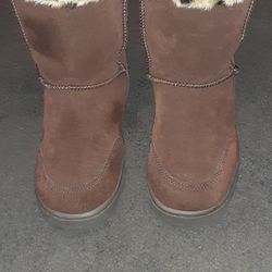 Brown Suede Boots With Faux Leopard Fur