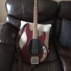Sterling by Music Man Stingray RAY4 Bass w/ Gator soft case and strap