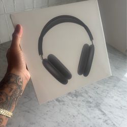 AirPod Maxes
