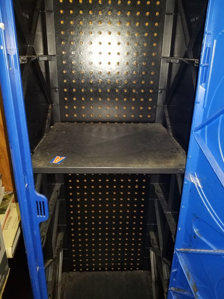 Vintage 1993 Knicks NBA 49” Tall Storage Locker By Suncast Blue