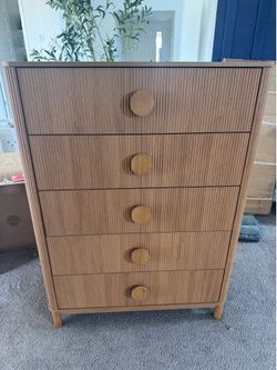 Modern 5-Drawer Fluted Wood Chest