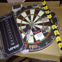 DART BOARD STARTER KIT, DARTS, SCORE ETC. 