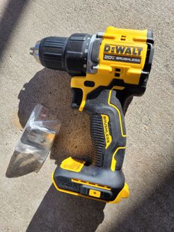 Dewalt 20v atomic ½" 2speed drill DCD794...$69 PRECIO FIJO_FIRM PRICE