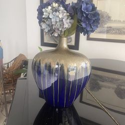 a blue and Gold Vase